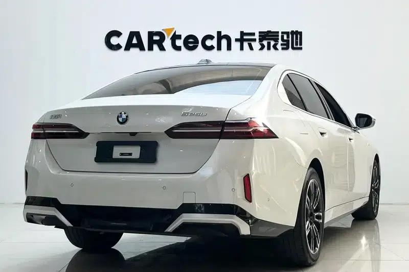2024 BMW 5 Series 525Li M Sport Package — миниатюра 5