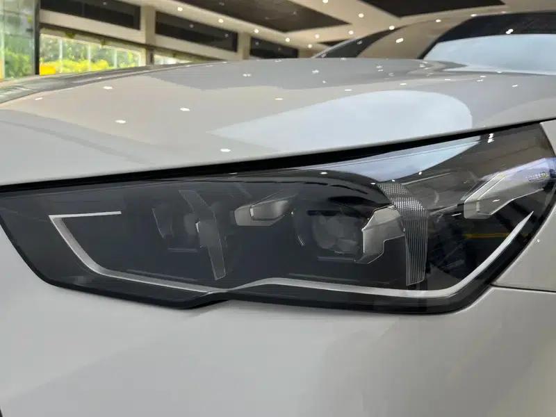2024 BMW 5 Series 525Li M Sport Package — миниатюра 7