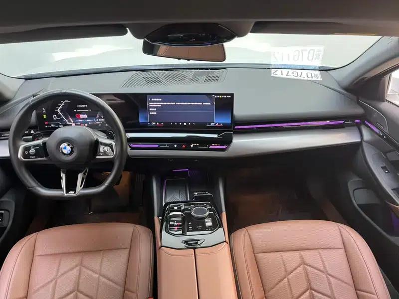 2024 BMW 5 Series 525Li M Sport Package — миниатюра 10