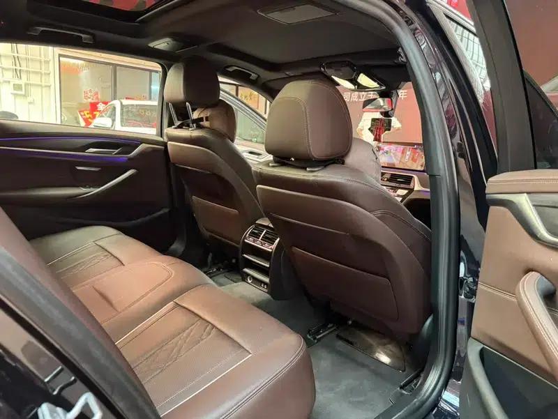 2021 BMW 5 Series 530Li Luxury M Sport Package — миниатюра 11