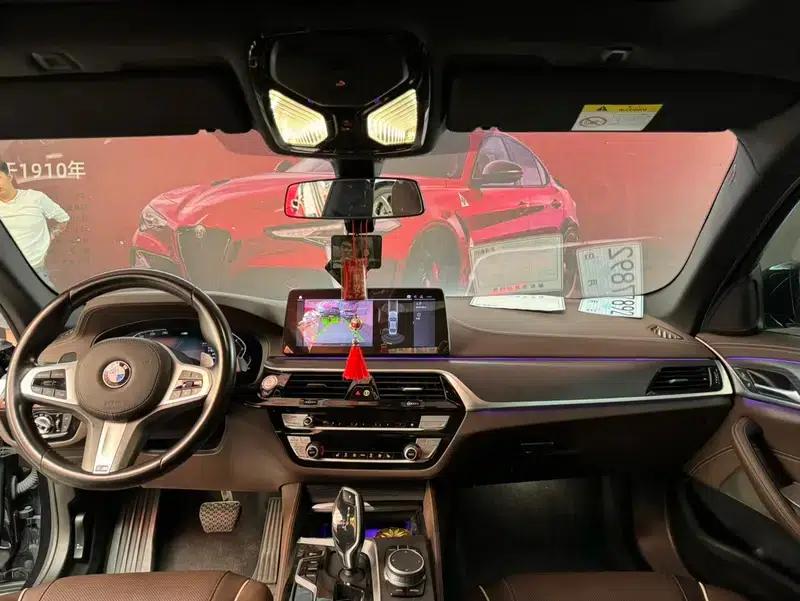 2021 BMW 5 Series 530Li Luxury M Sport Package — миниатюра 7
