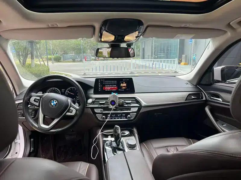 BMW 5 Series 2018 530Li Luxury Package — миниатюра 9