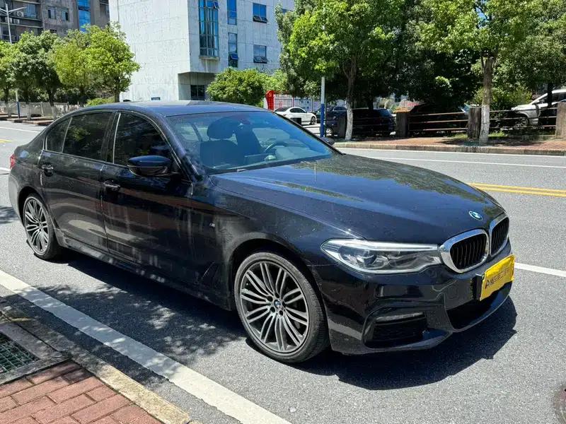 2018 BMW 5 Series Facelift 530Li Leading Edition M Sport Package — миниатюра 3