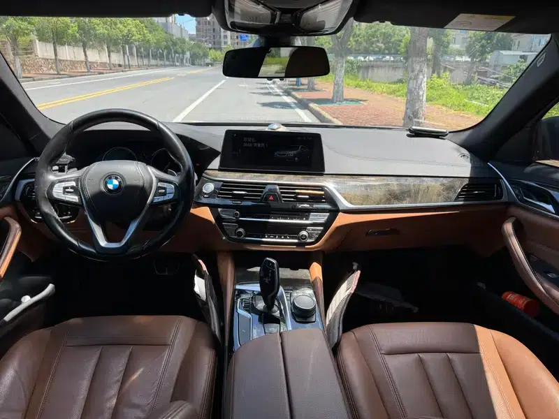2018 BMW 5 Series Facelift 530Li Leading Edition M Sport Package — миниатюра 8