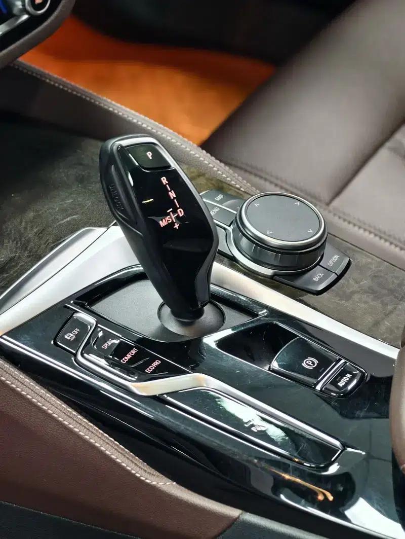 BMW 5 Series 2022 Facelift 525Li M Sport Package — миниатюра 7