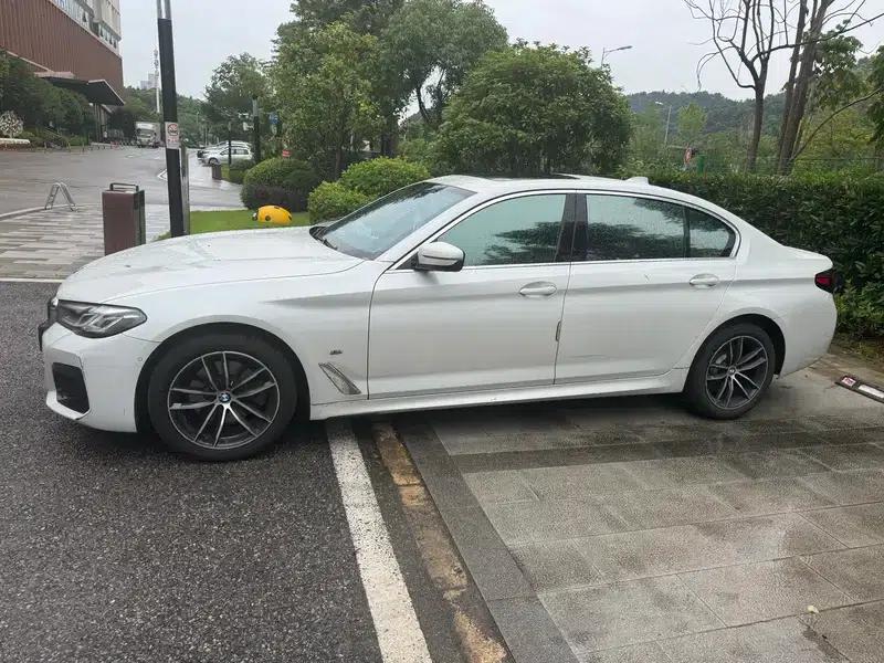 2022 BMW 5 Series 525Li M Sport Package — миниатюра 2