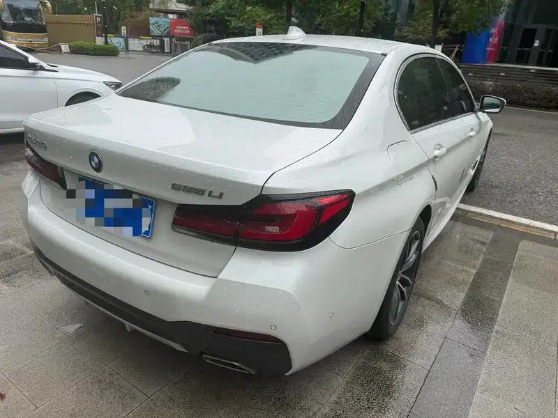 2022 BMW 5 Series 525Li M Sport Package — миниатюра 3