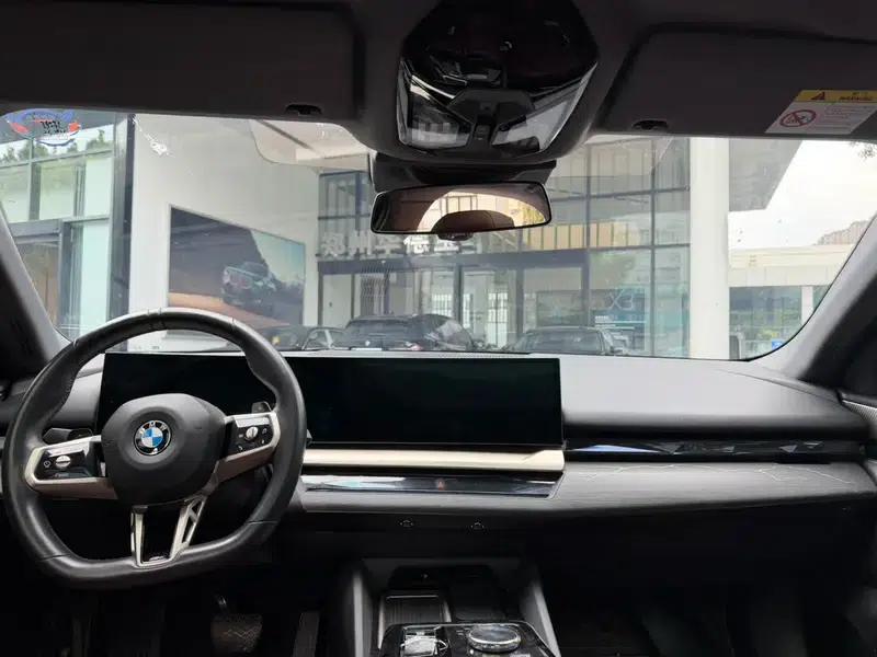 2024 BMW 5 Series 530Li Leading Edition M Sport Package — миниатюра 8
