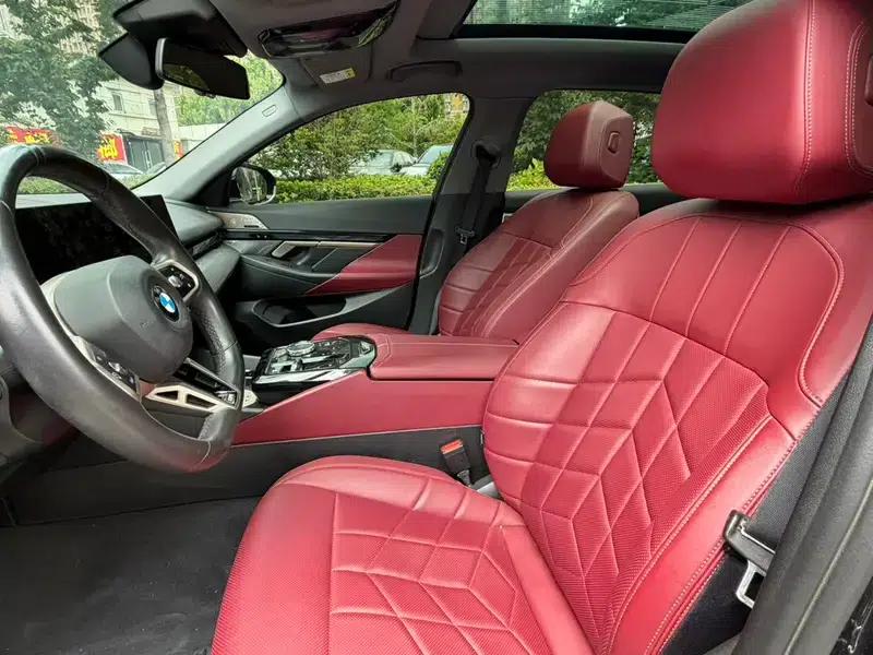 2024 BMW 5 Series 530Li Leading Edition M Sport Package — миниатюра 9