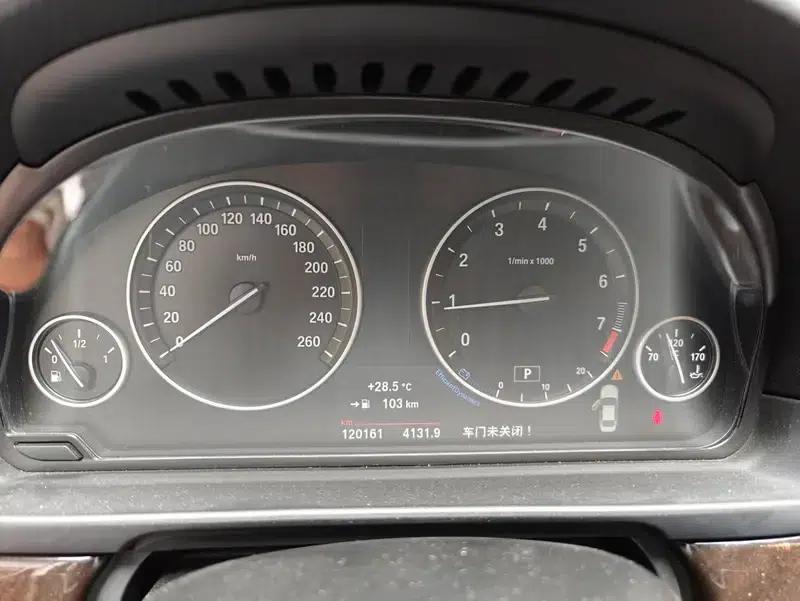 2014 BMW 5 Series 525Li Leading Edition — миниатюра 9
