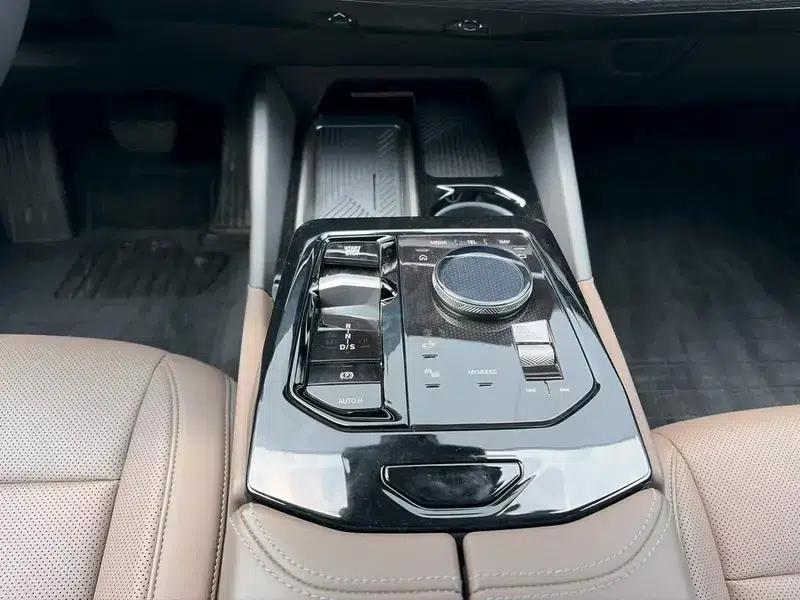 BMW 5 Series 2025 Facelift 530Li Leading Luxury Package — миниатюра 11