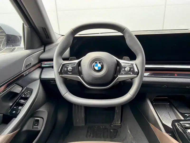 BMW 5 Series 2025 Facelift 530Li Leading Luxury Package — миниатюра 10