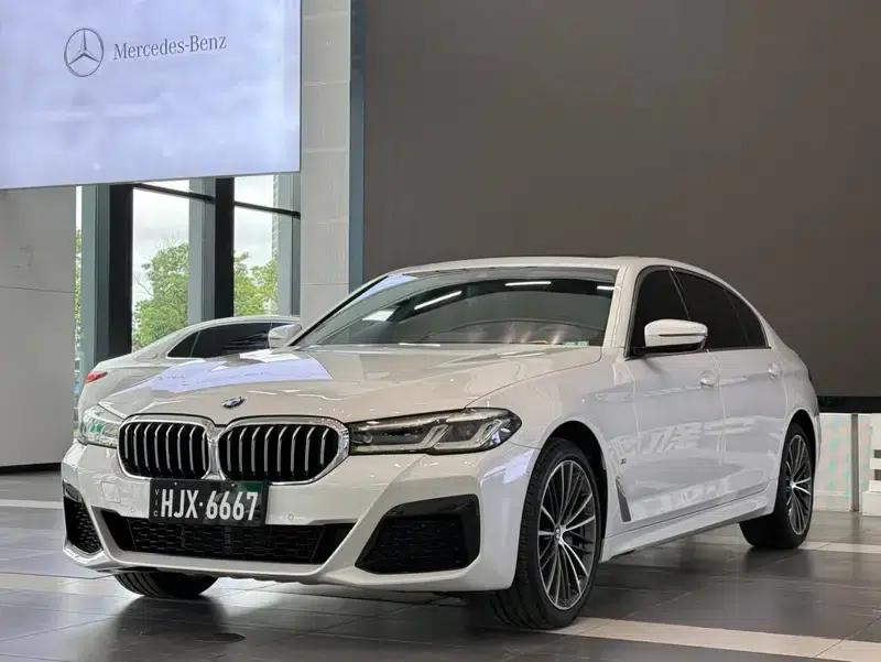 2021 BMW 5 Series 530Li Leading Edition M Sport Package — миниатюра 1