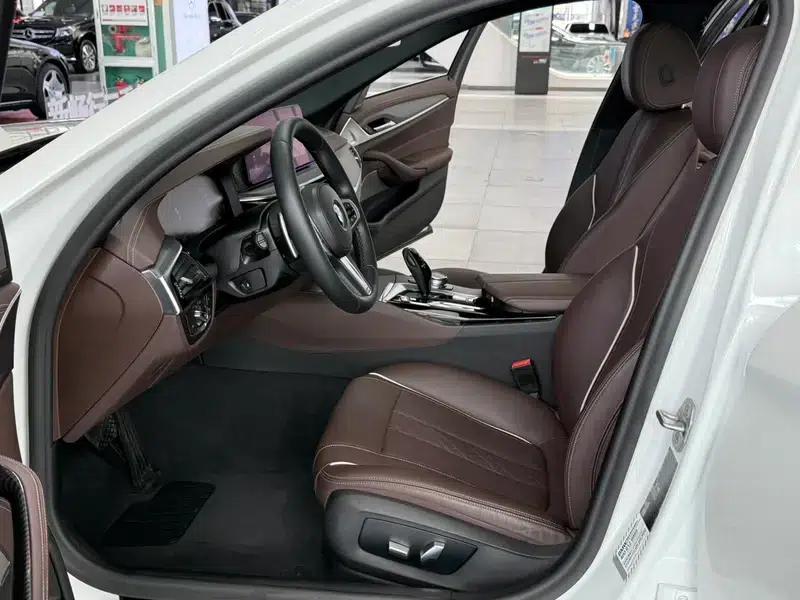 2021 BMW 5 Series 530Li Leading Edition M Sport Package — миниатюра 14