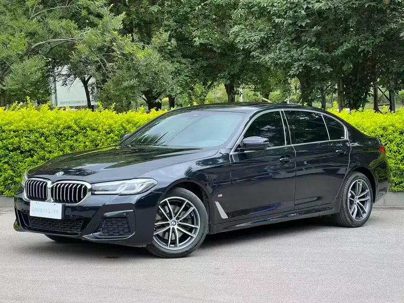 BMW 5 Series 2022 Facelift 525Li M Sport Package — миниатюра 1