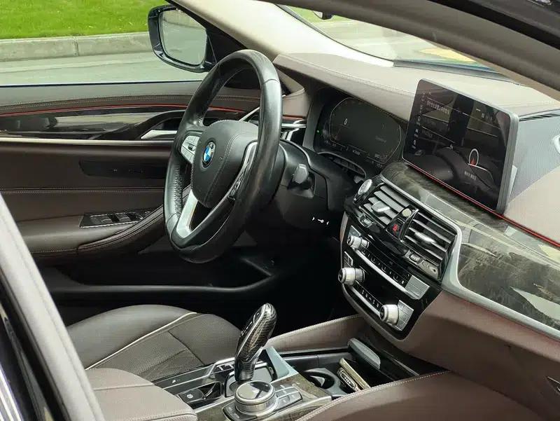 2021 BMW 5 Series 525Li Luxury Package — миниатюра 15