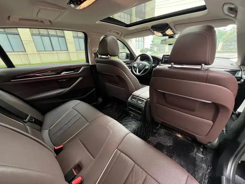 2021 BMW 5 Series 525Li Luxury Package — миниатюра 16