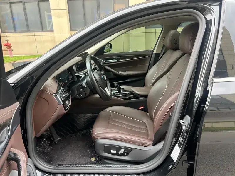 2021 BMW 5 Series 525Li Luxury Package — миниатюра 21