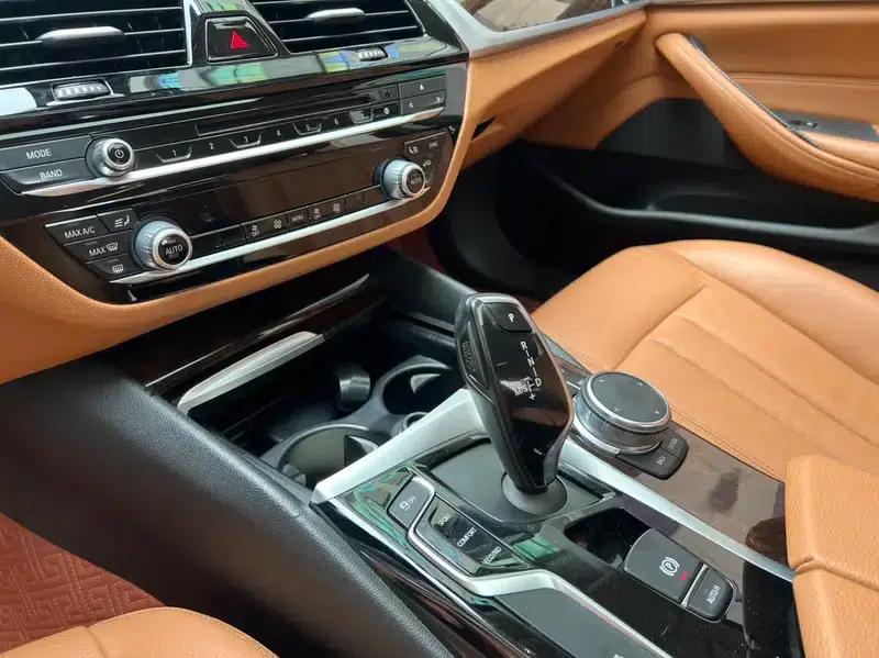 BMW 5 Series 2018 528Li Launch Special Edition — миниатюра 17