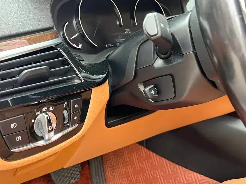 BMW 5 Series 2018 528Li Launch Special Edition — миниатюра 18