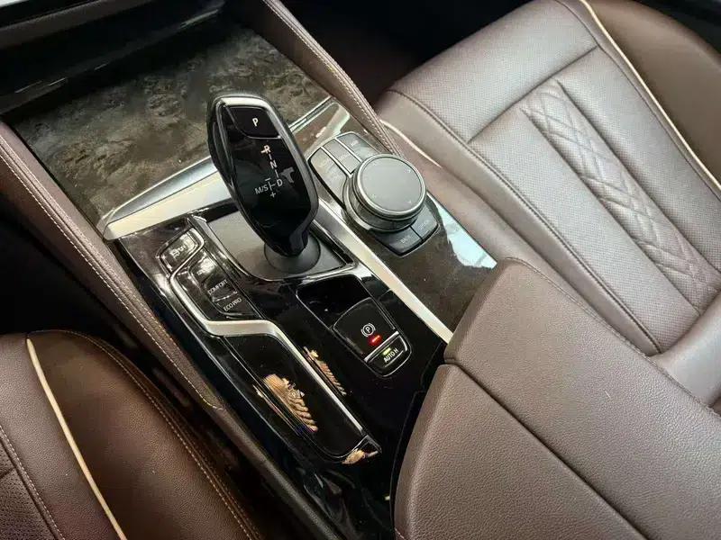 2021 BMW 5 Series 525Li Luxury Package — миниатюра 13