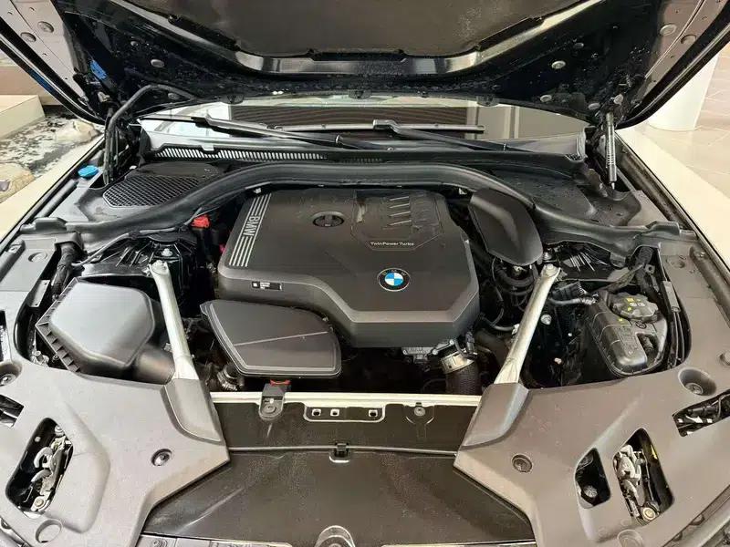 2021 BMW 5 Series 525Li Luxury Package — миниатюра 7