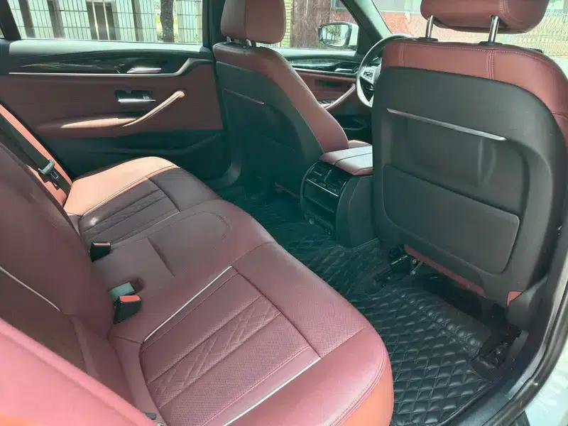 2021 BMW 5 Series 525Li M Sport Package — миниатюра 11