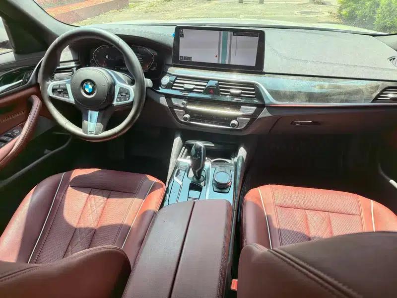 2021 BMW 5 Series 525Li M Sport Package — миниатюра 7
