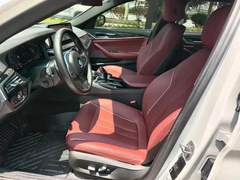 2021 BMW 5 Series 525Li M Sport Package — миниатюра 8