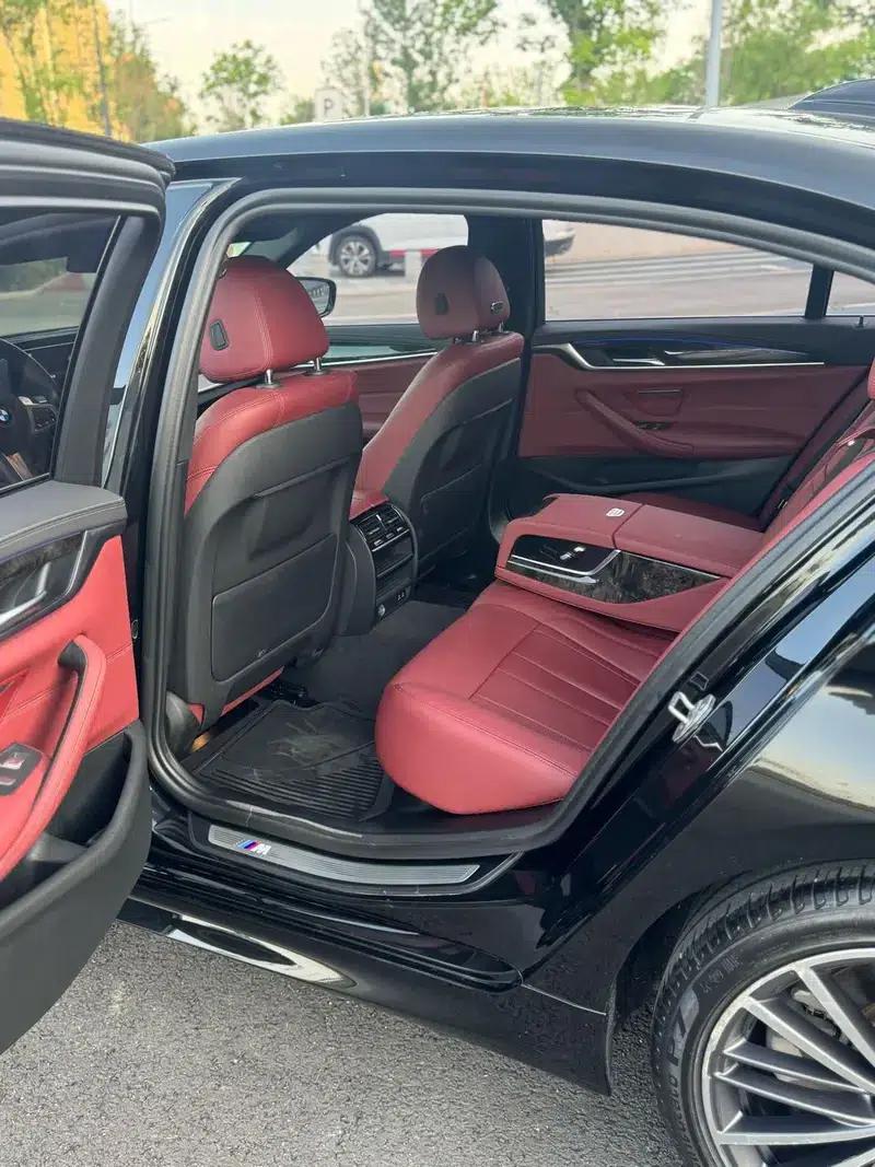 2020 BMW 5 Series 530Li xDrive M Sport Package — миниатюра 10