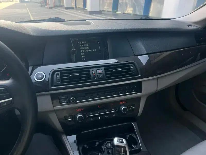 BMW 5 Series 2012 523Li Leading Edition — миниатюра 17