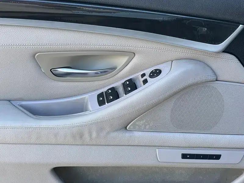 BMW 5 Series 2012 523Li Leading Edition — миниатюра 20