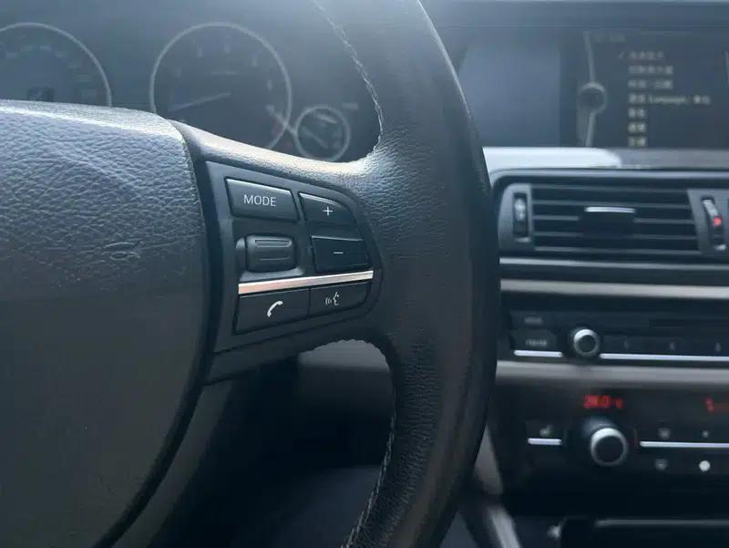 BMW 5 Series 2012 523Li Leading Edition — миниатюра 21