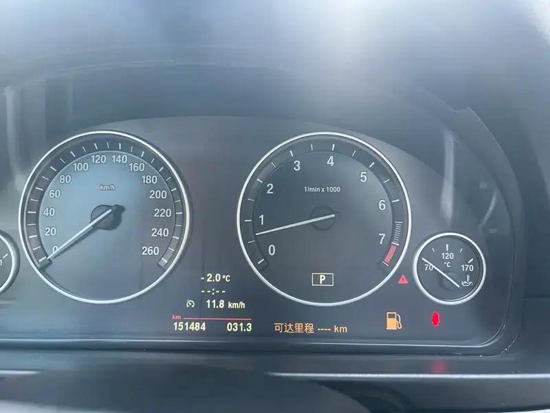 BMW 5 Series 2012 523Li Leading Edition — миниатюра 31