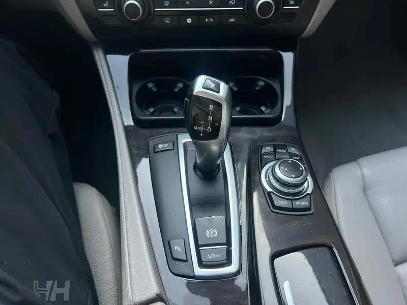 BMW 5 Series 2012 523Li Leading Edition — миниатюра 33