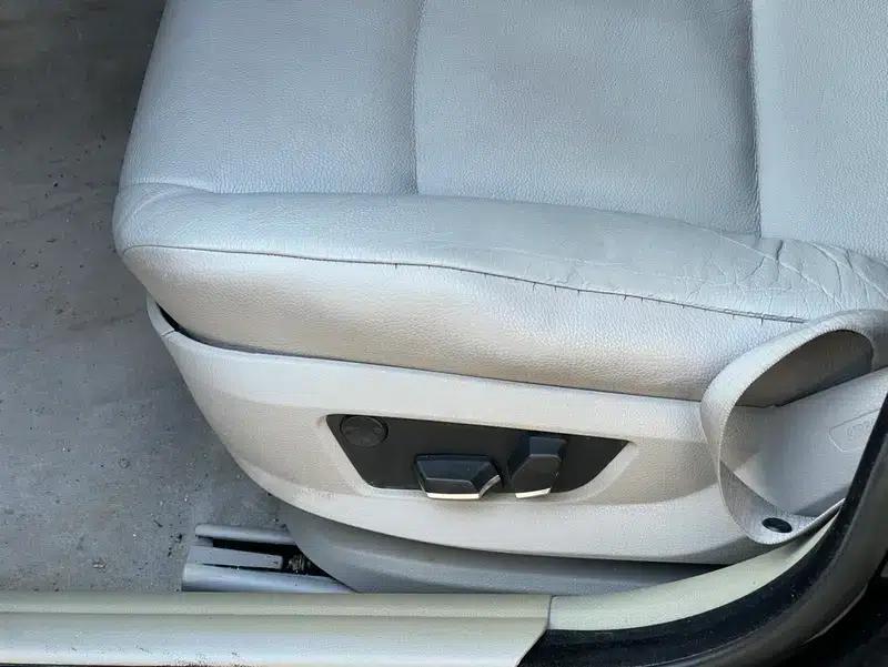 BMW 5 Series 2012 523Li Leading Edition — миниатюра 38