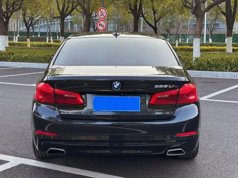 BMW 5 Series 2018 528Li Launch Special Edition — миниатюра 4
