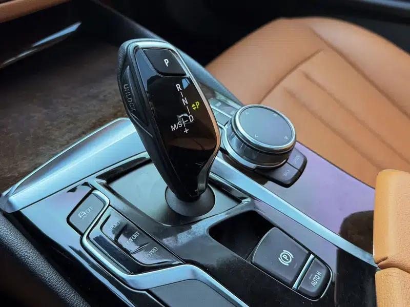 BMW 5 Series 2018 528Li Launch Special Edition — миниатюра 10