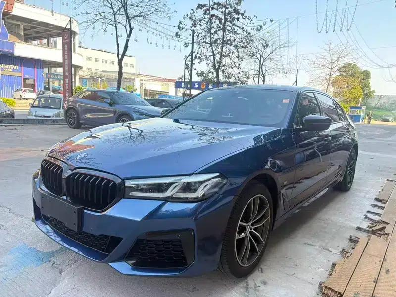 2021 BMW 5 Series 525Li M Sport Package — миниатюра 1