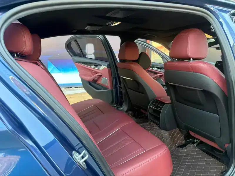 2021 BMW 5 Series 525Li M Sport Package — миниатюра 19