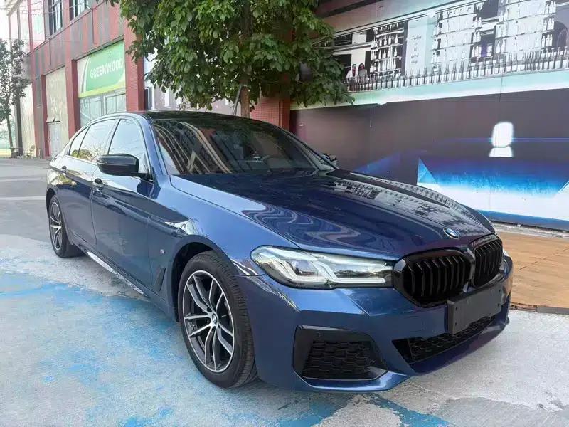 2021 BMW 5 Series 525Li M Sport Package — миниатюра 3