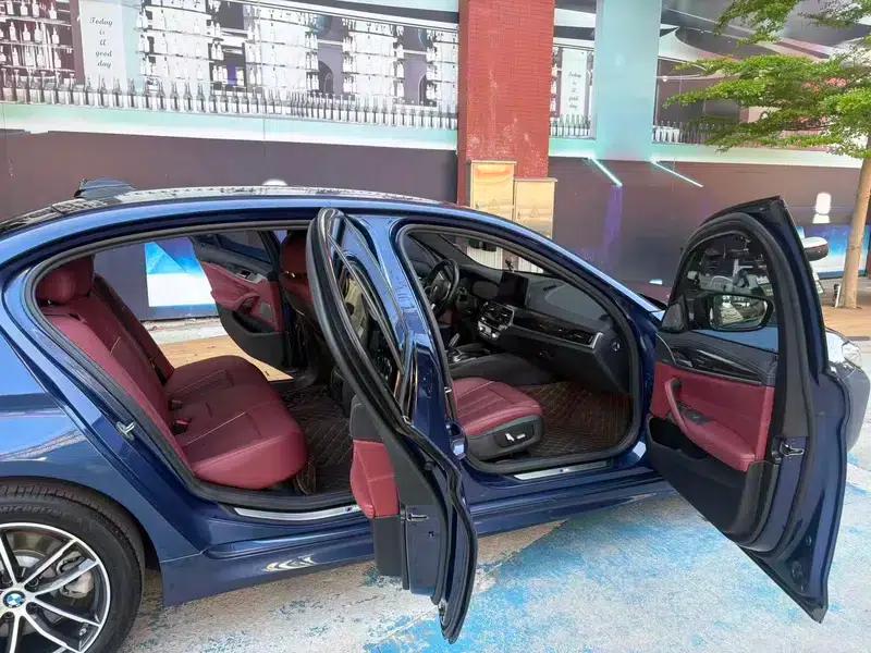 2021 BMW 5 Series 525Li M Sport Package — миниатюра 8