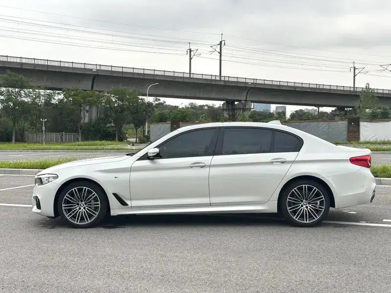 2018 BMW 5 Series Facelift 530Li Leading Edition M Sport Package — миниатюра 3