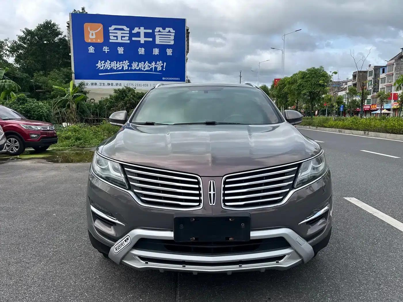 Lincoln MKC 2014 2.0T Two-Wheel Drive Premium Edition — миниатюра 2