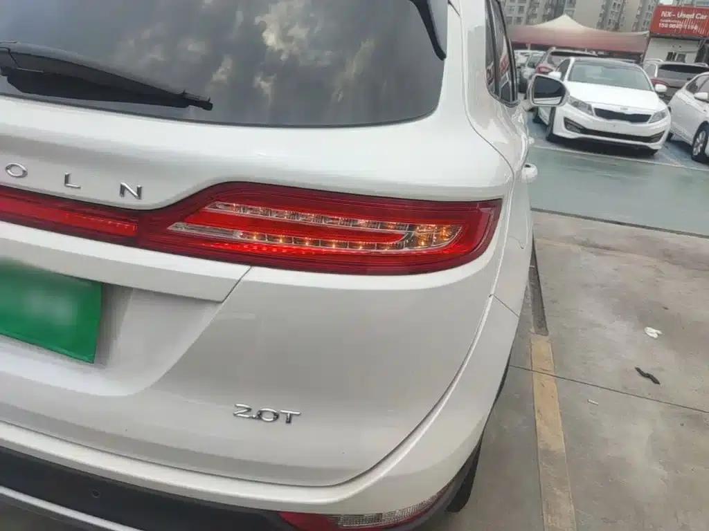 Lincoln MKC 2018 2.0T 2WD Premium Edition — миниатюра 8