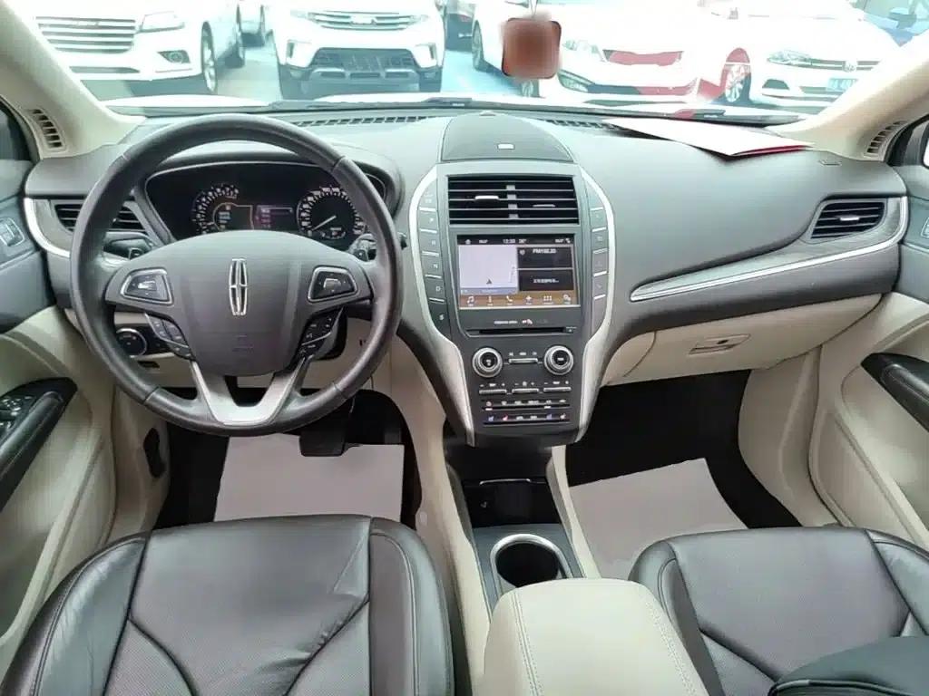 Lincoln MKC 2018 2.0T 2WD Premium Edition — миниатюра 10