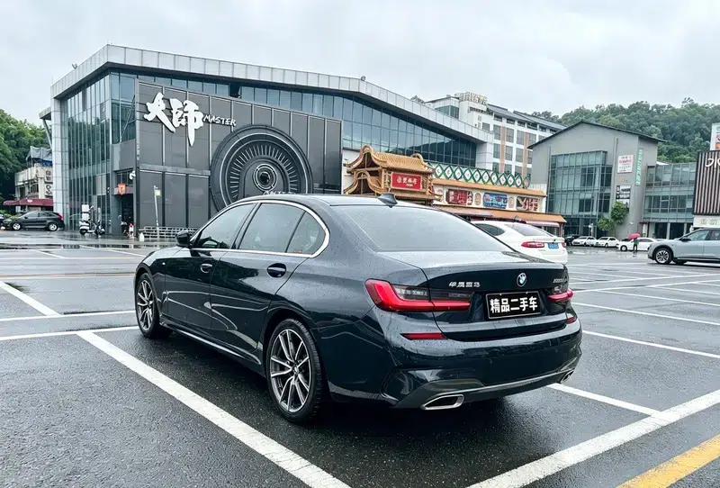 2022 BMW 3 Series 325Li M Sport Package — миниатюра 4