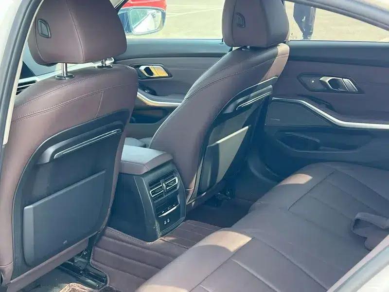 2020 BMW 3 Series 330Li xDrive M Sport Shadow Edition — миниатюра 9