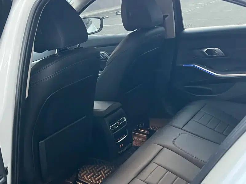 2020 BMW 3 Series 325i M Sport Package — миниатюра 9