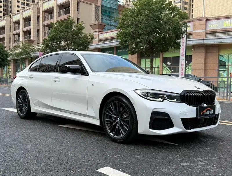 2021 BMW 3 Series 330Li xDrive M Sport Shadow Edition — миниатюра 3